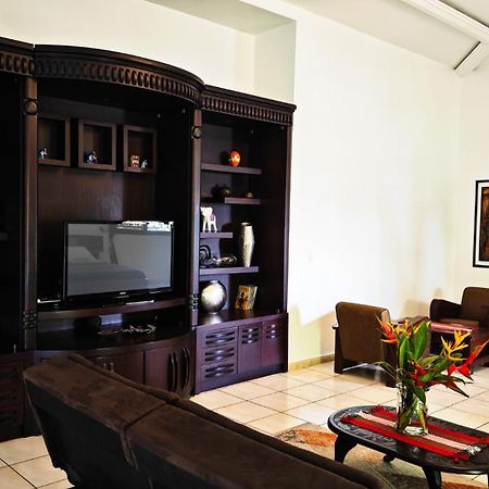 Villa Mia อาบีจาน ภายนอก รูปภาพ